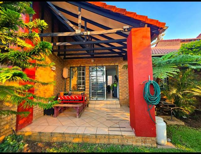 2 BEDROOM TOWNHOUSE FOR SALE IN MORELETAPARK